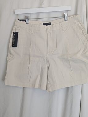 Banana Republic NWT Pleated Front Shorts Size 12 Tan High Rise Tailored Summer